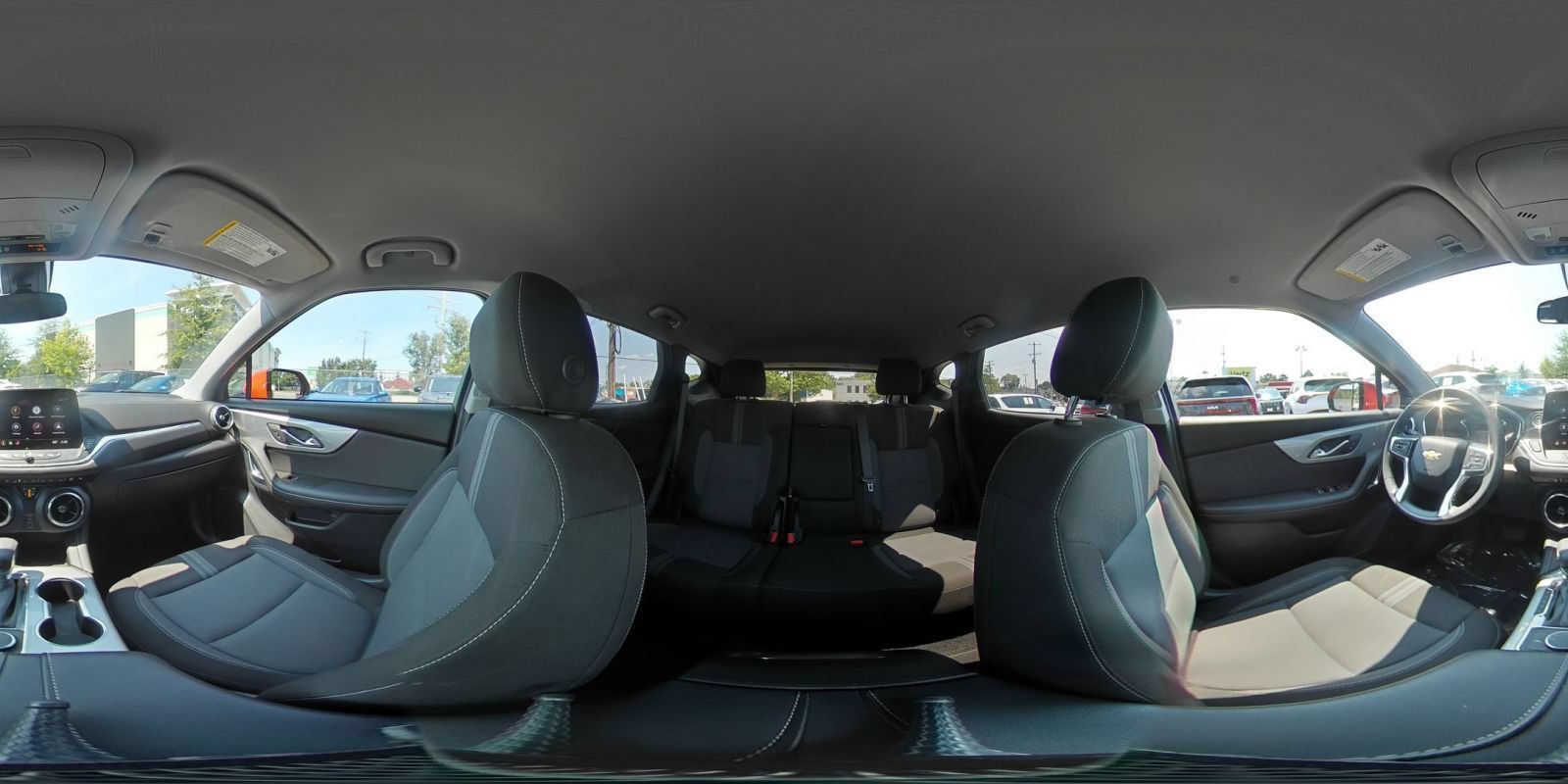 Used 2025 Chevrolet Blazer LT FWD image 43