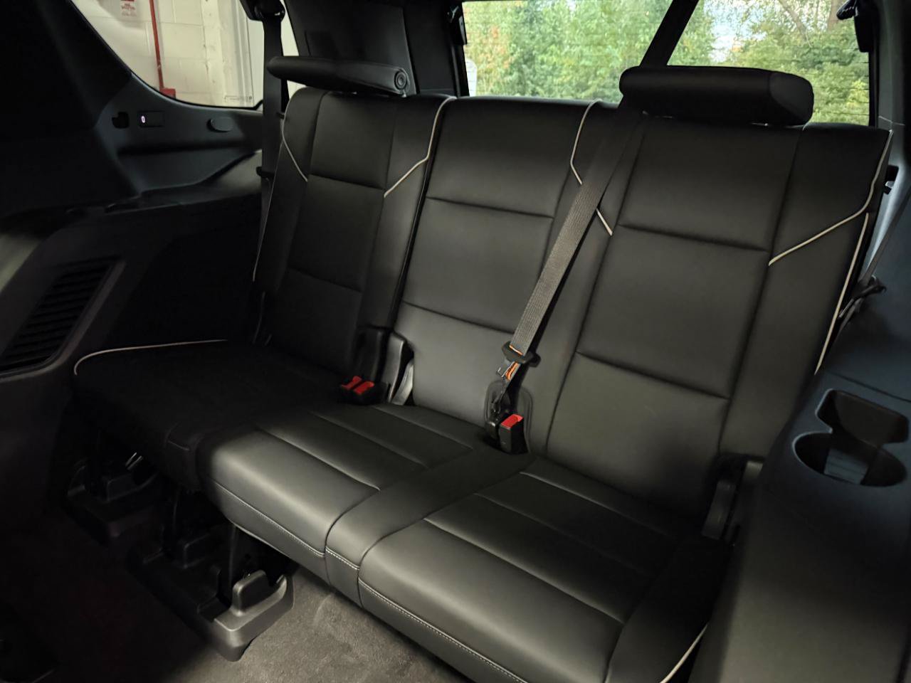 Used 2022 Cadillac Escalade Premium Luxury w/ Performance Package AWD/4WD image 20