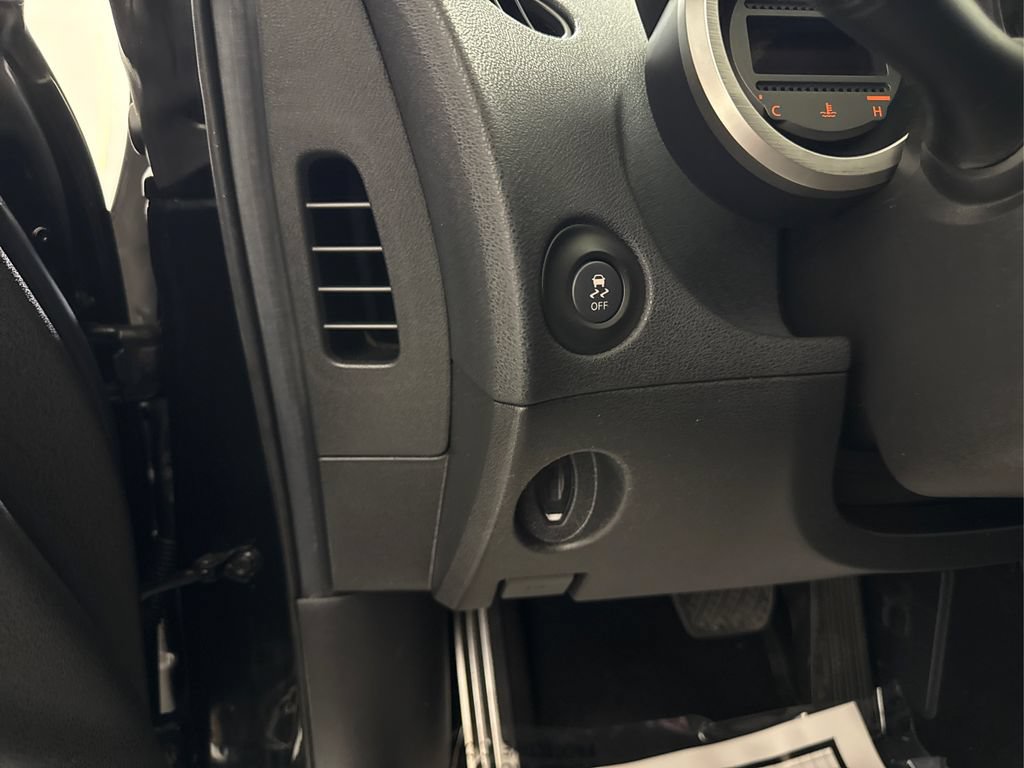 Used 2016 Nissan 370Z Coupe RWD image 34