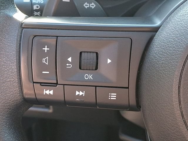 Used 2024 Nissan Rogue S AWD/4WD image 21