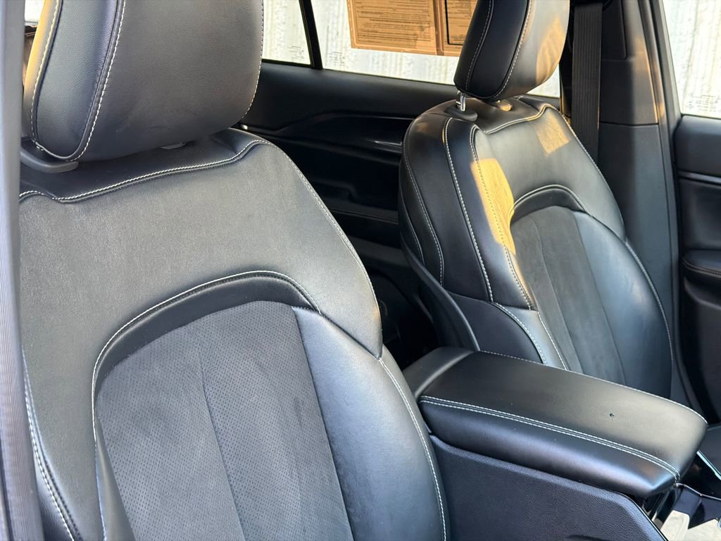 Used 2023 Jeep Grand Cherokee Altitude image 10