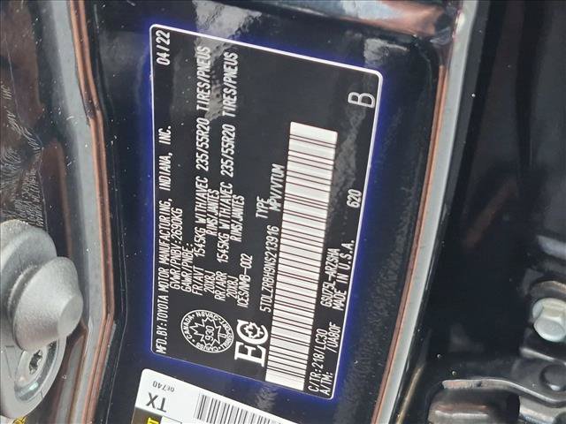 Used 2022 Toyota Highlander XSE AWD/4WD image 22