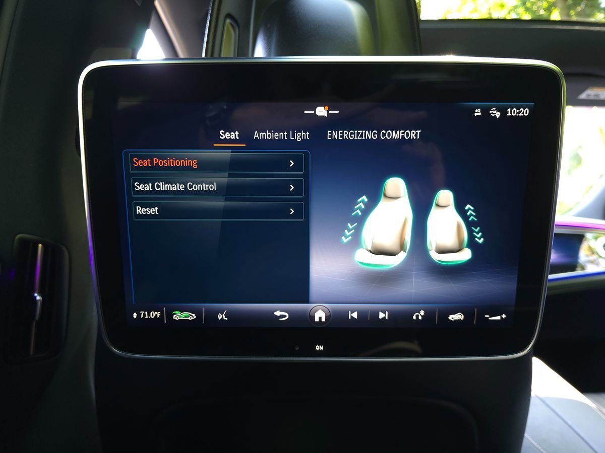 Used 2023 Mercedes-Benz EQS 580 4MATIC SUV w/ Pinnacle Trim Package image 22