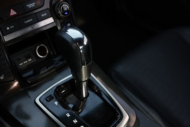 Used 2013 Hyundai Genesis 3.8 image 40