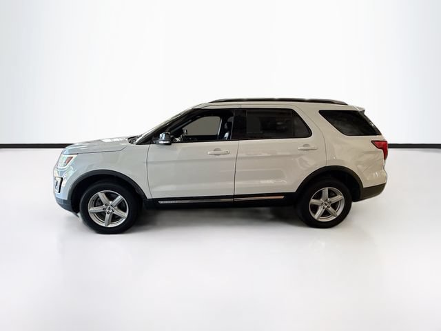 Used 2016 Ford Explorer XLT w/ Equipment Group 202A AWD/4WD image 7