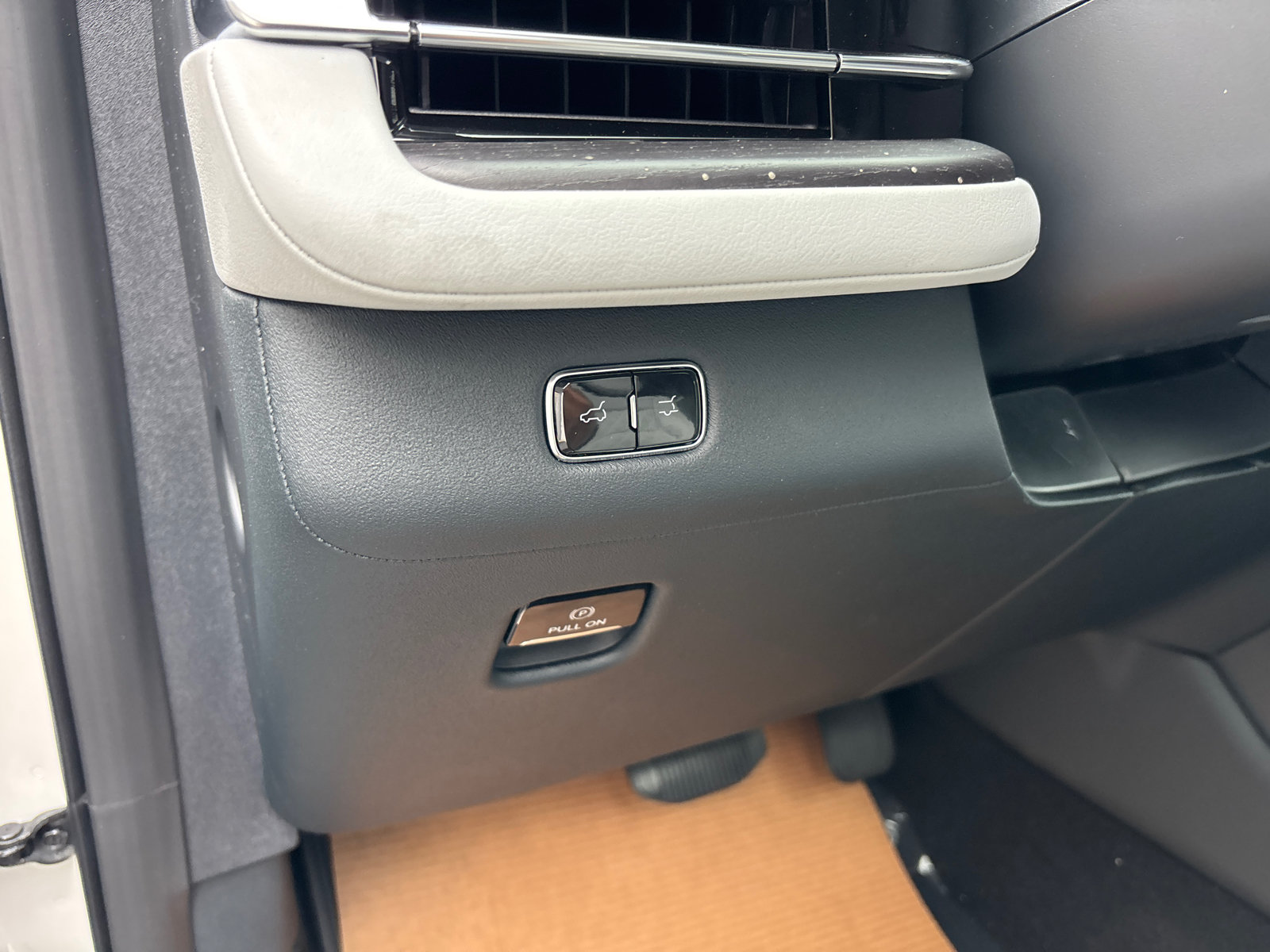 New 2026 Lincoln Navigator Black Label AWD/4WD image 13