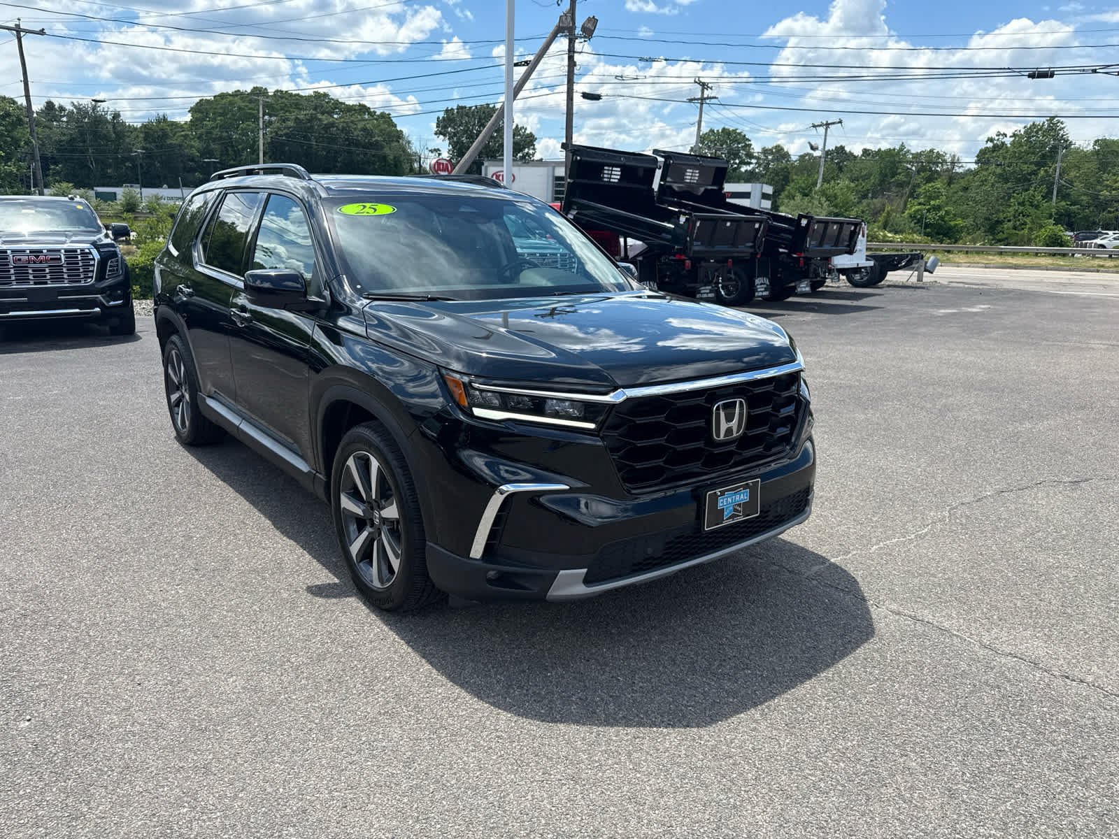 Used 2025 Honda Pilot Touring image 7