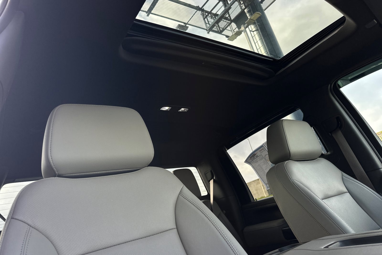 Used 2021 Chevrolet Silverado 2500 LTZ w/ LTZ Convenience Package image 16