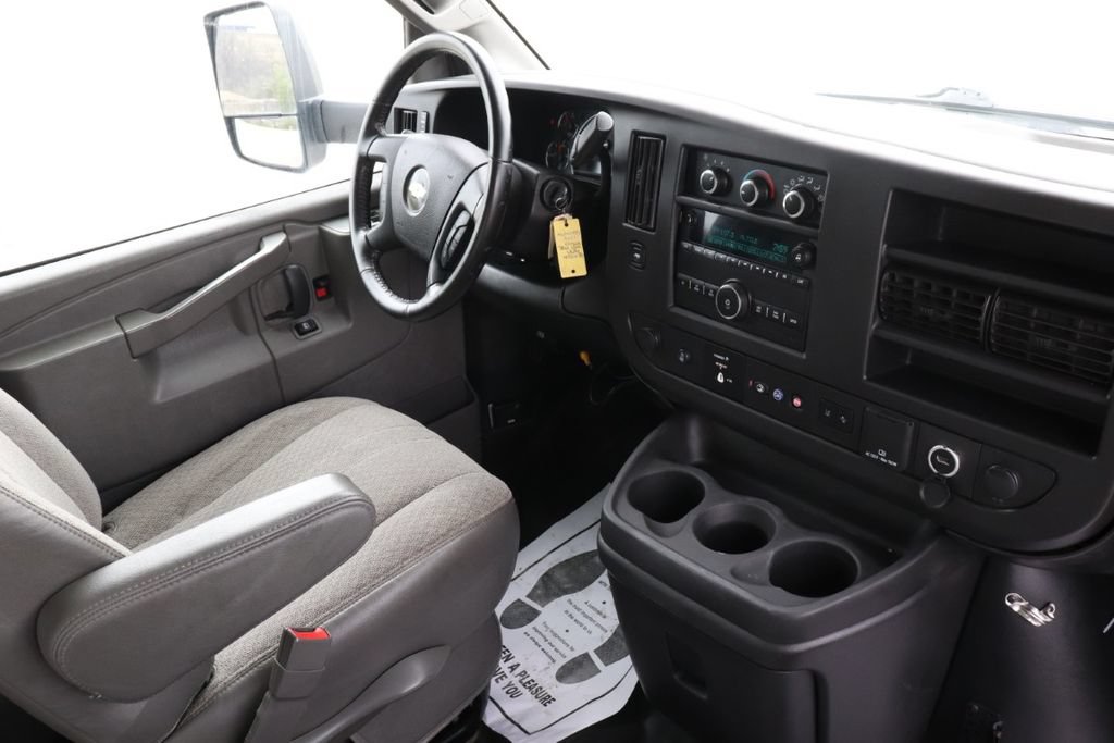 Used 2021 Chevrolet Express 4500 Extended w/ Power Convenience Package RWD image 11