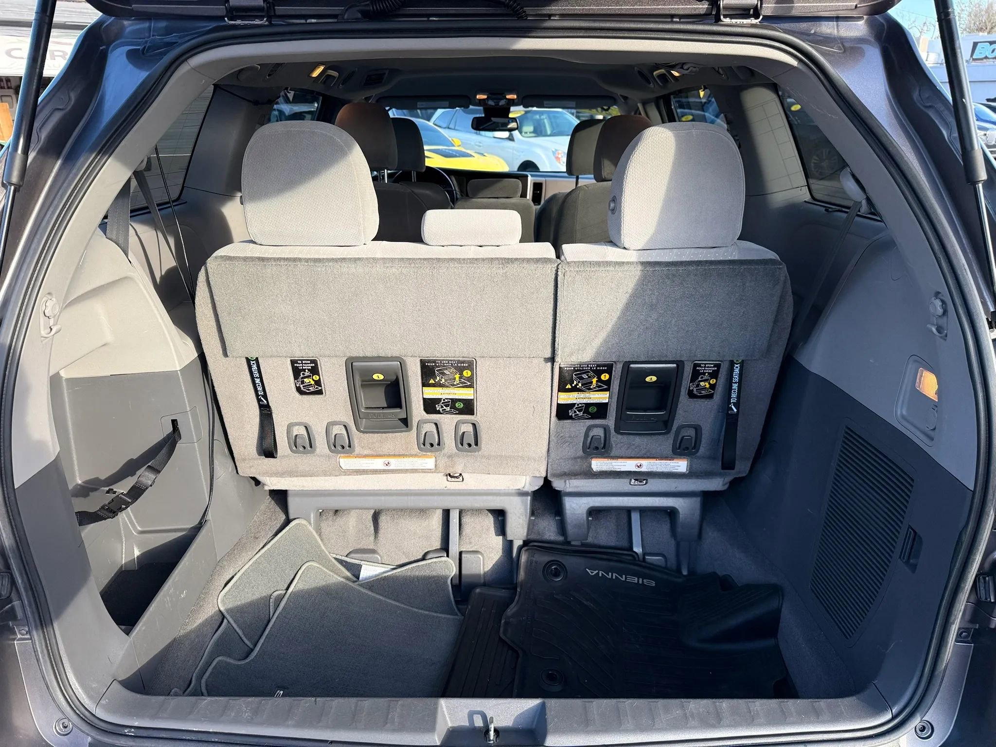 Used 2018 Toyota Sienna LE FWD image 22