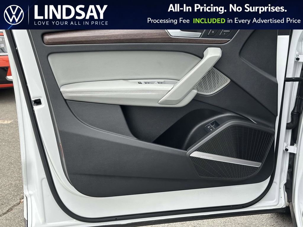 Used 2023 Audi Q5 e Premium Plus w/ Premium Plus Package image 9