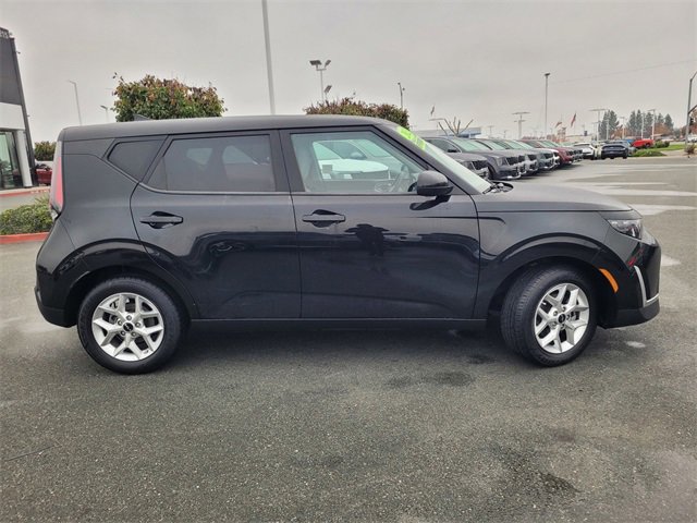 Used 2023 Kia Soul LX w/ LX Technology Package image 3