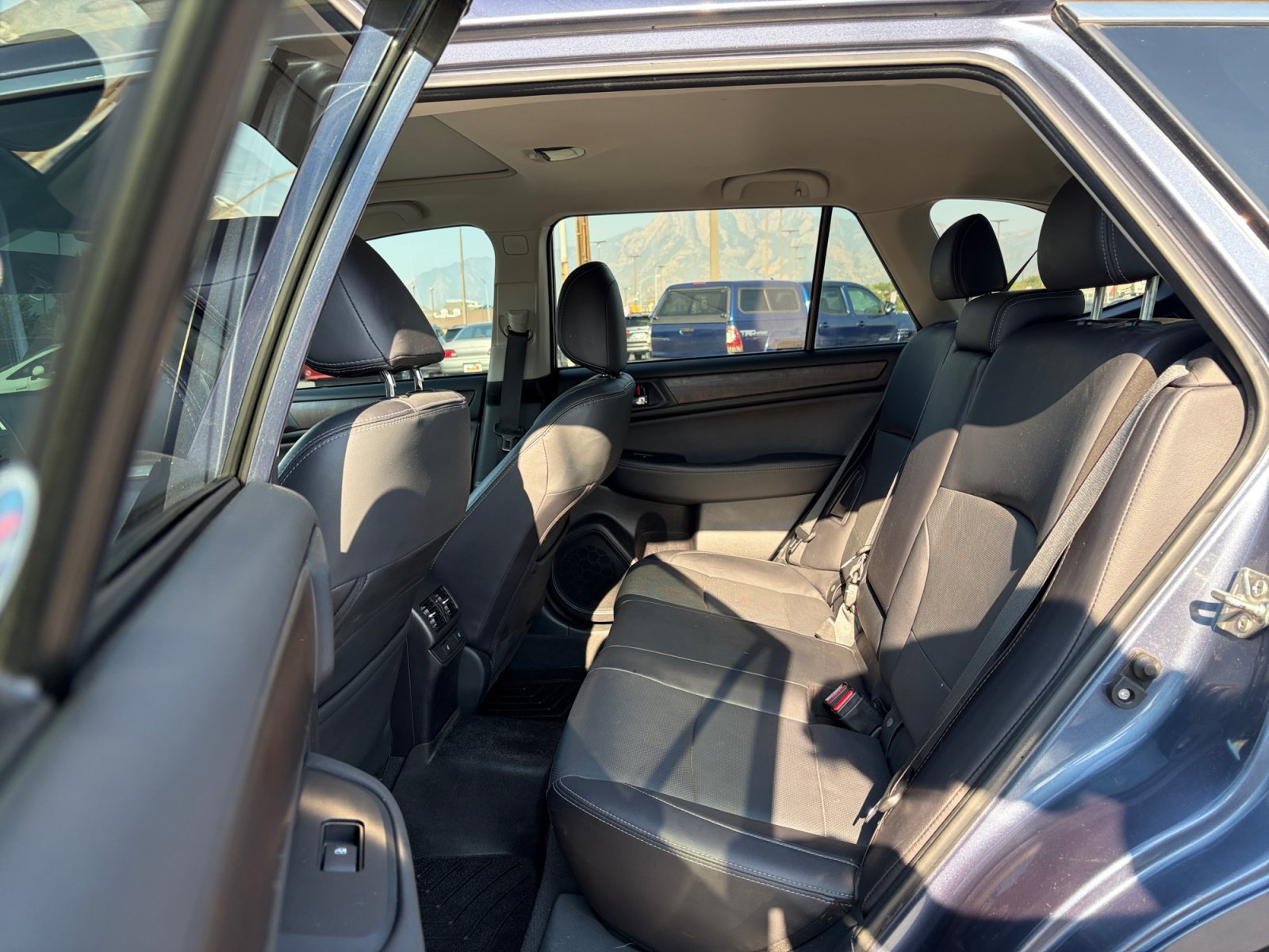 Used 2017 Subaru Outback 3.6R Limited AWD/4WD image 24