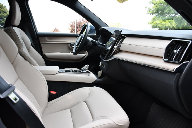 New 2026 Volvo XC90 B6 Plus w/ Protection Package Premier AWD/4WD image 30