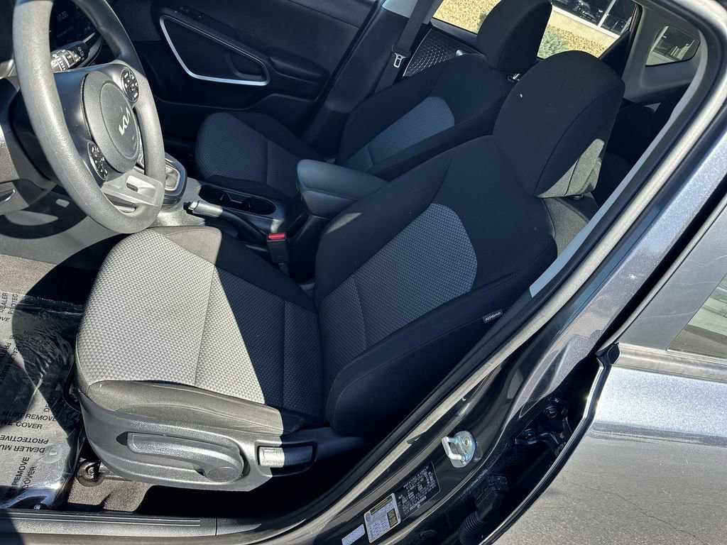 Used 2022 Kia Soul LX image 13