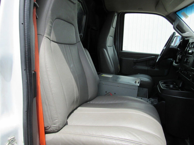 Used 2018 Chevrolet Express 2500 w/ Driver Convenience Package RWD image 14