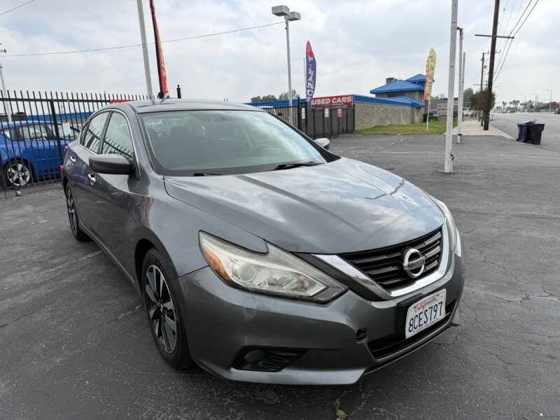 Used 2018 Nissan Altima 2.5 SV FWD image 1