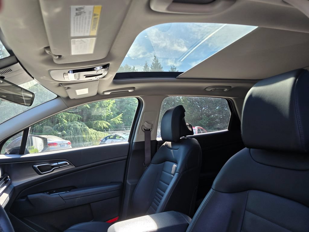 Certified 2025 Kia Sportage SX Prestige AWD/4WD image 13