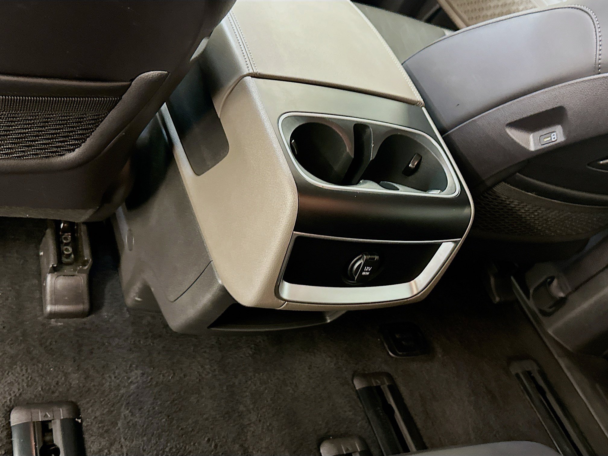 Used 2026 Kia Carnival FWD image 28