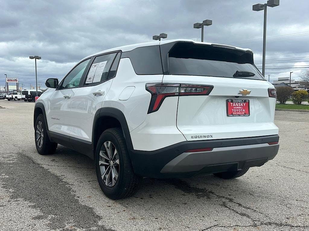 Used 2026 Chevrolet Equinox LT w/ Convenience Package II image 3