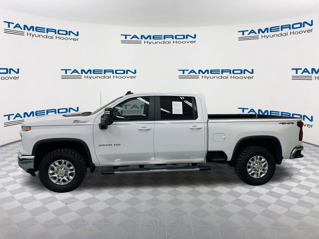 Used 2024 Chevrolet Silverado 2500 LT AWD/4WD image 2