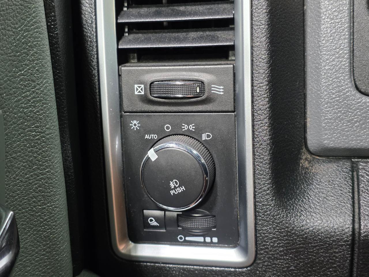 Used 2014 RAM 1500 Big Horn AWD/4WD image 36