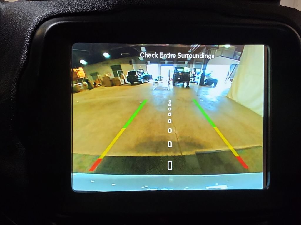 Used 2023 Jeep Renegade Latitude AWD/4WD image 23
