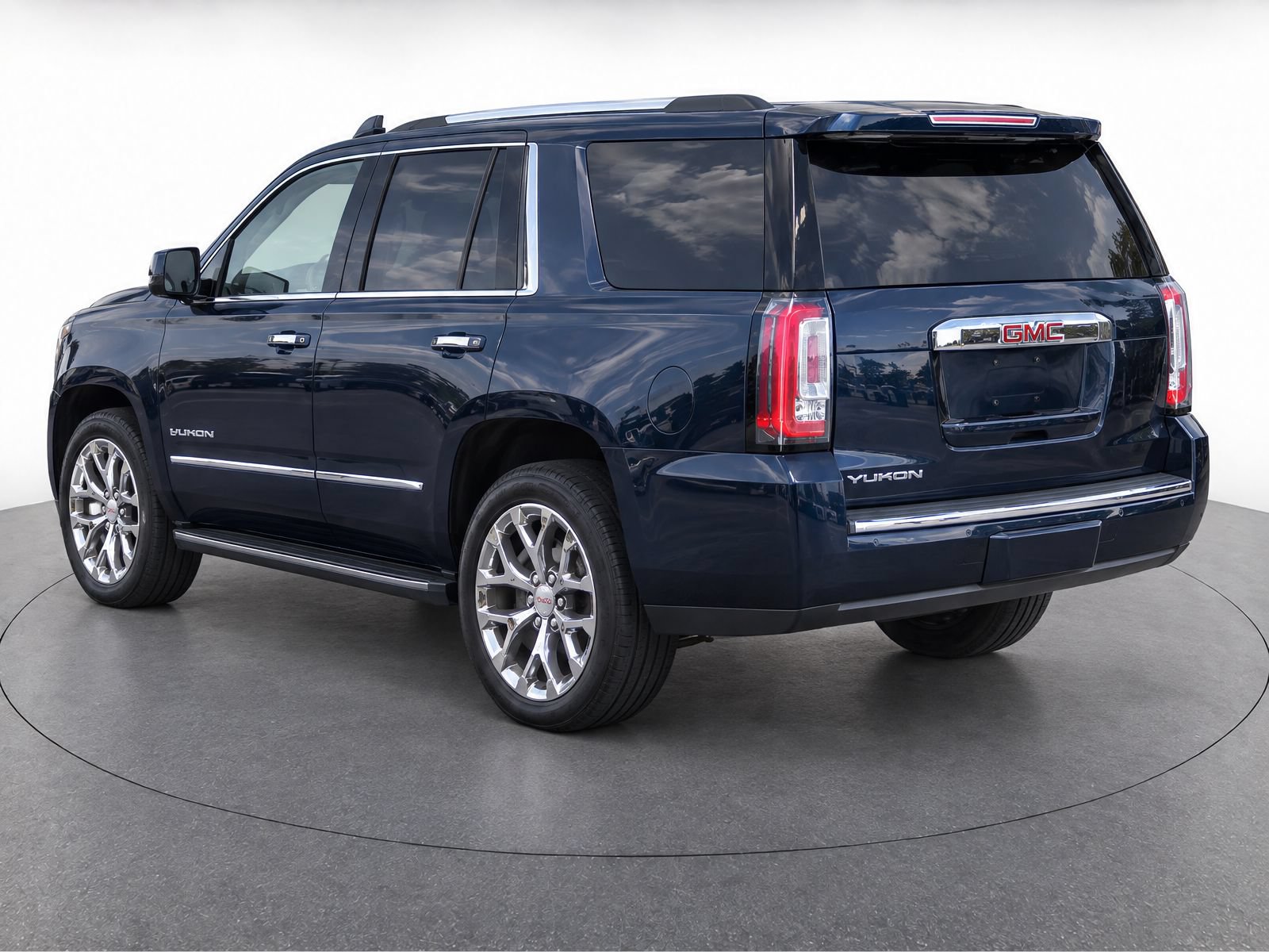 Used 2020 GMC Yukon Denali w/ Denali Ultimate Package RWD image 3