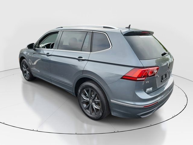 Certified 2024 Volkswagen Tiguan SE FWD image 37