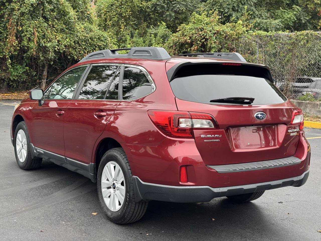 Used 2015 Subaru Outback 2.5i Premium AWD/4WD image 4