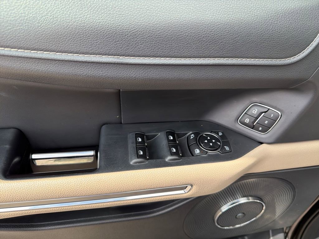 Used 2024 Ford Expedition Max Limited AWD/4WD image 17