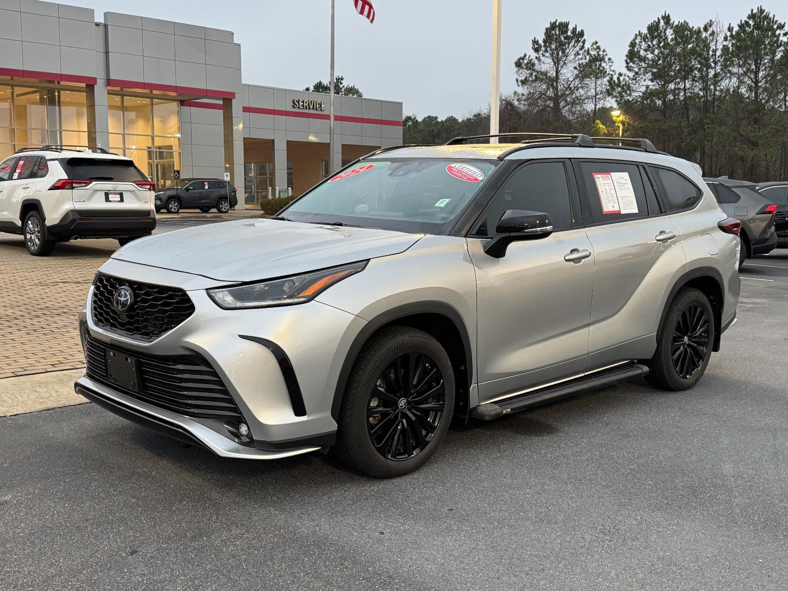 Certified 2024 Toyota Highlander XSE image 2