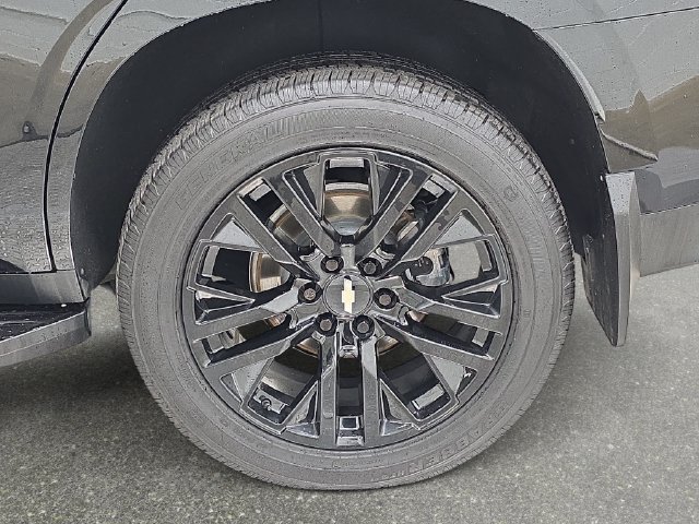 Used 2023 Chevrolet Tahoe Premier w/ Advanced Technology Package AWD/4WD image 33