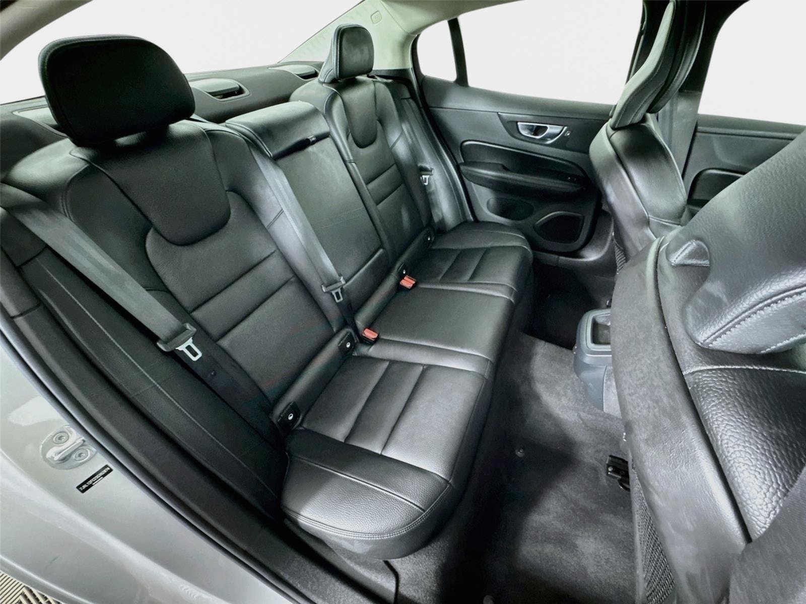 Used 2025 Volvo S60 B5 Plus FWD image 28