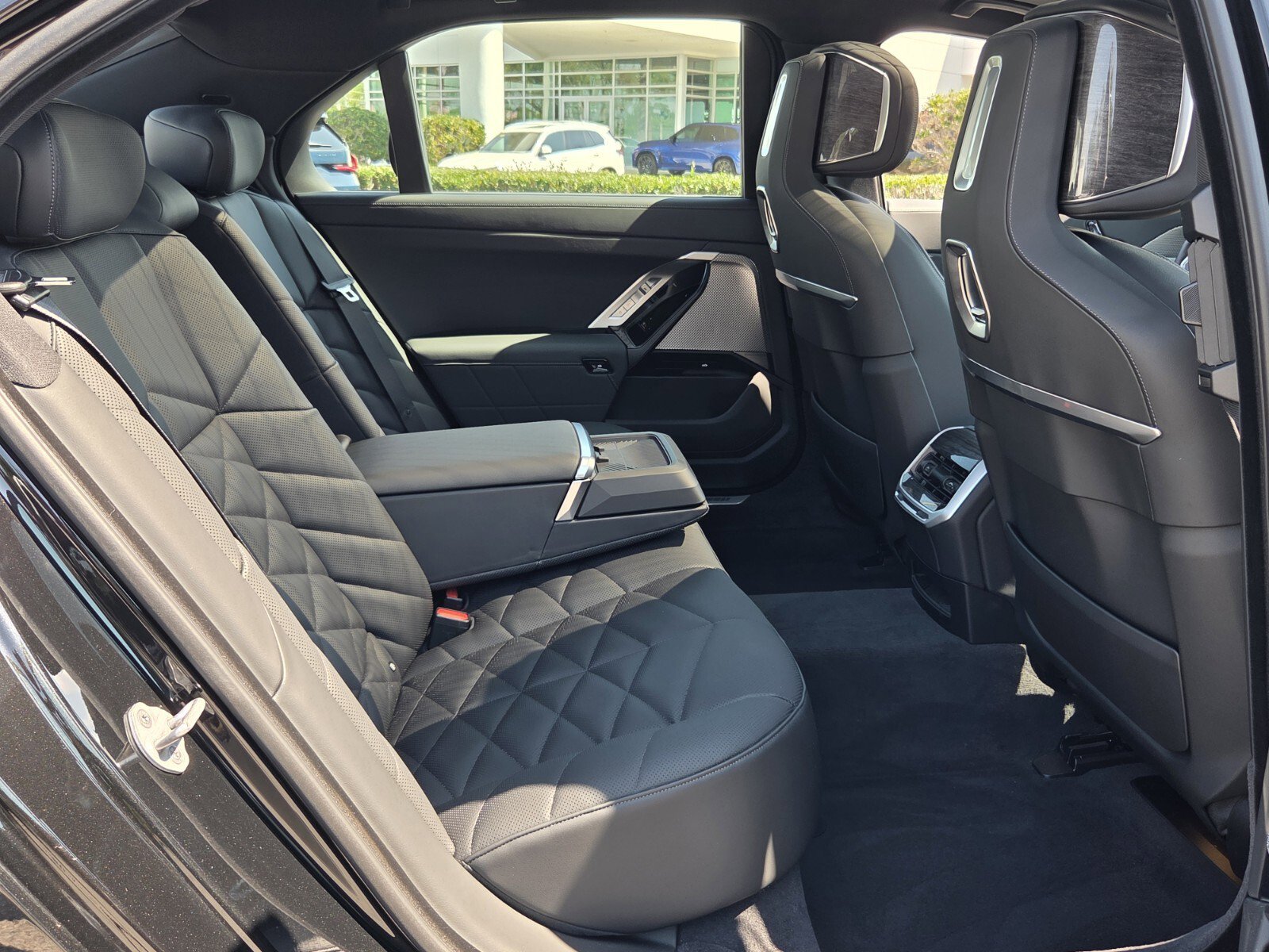 Used 2025 BMW 740i xDrive AWD/4WD image 16