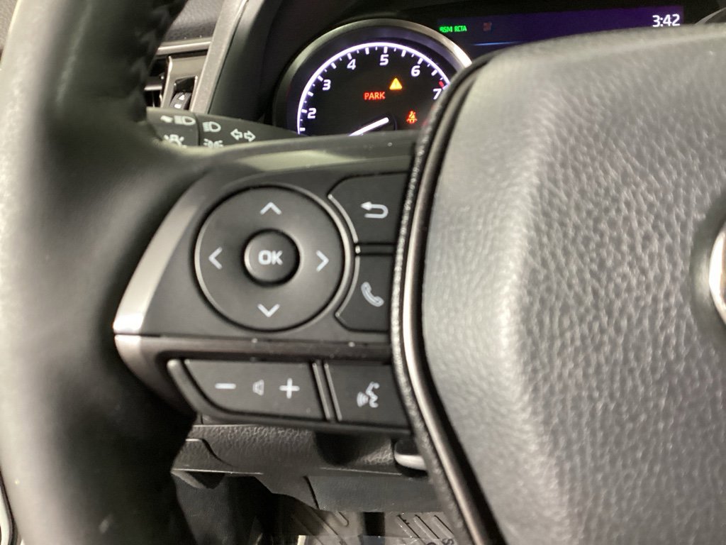 Used 2021 Toyota Camry SE w/ Cold Weather Package image 22