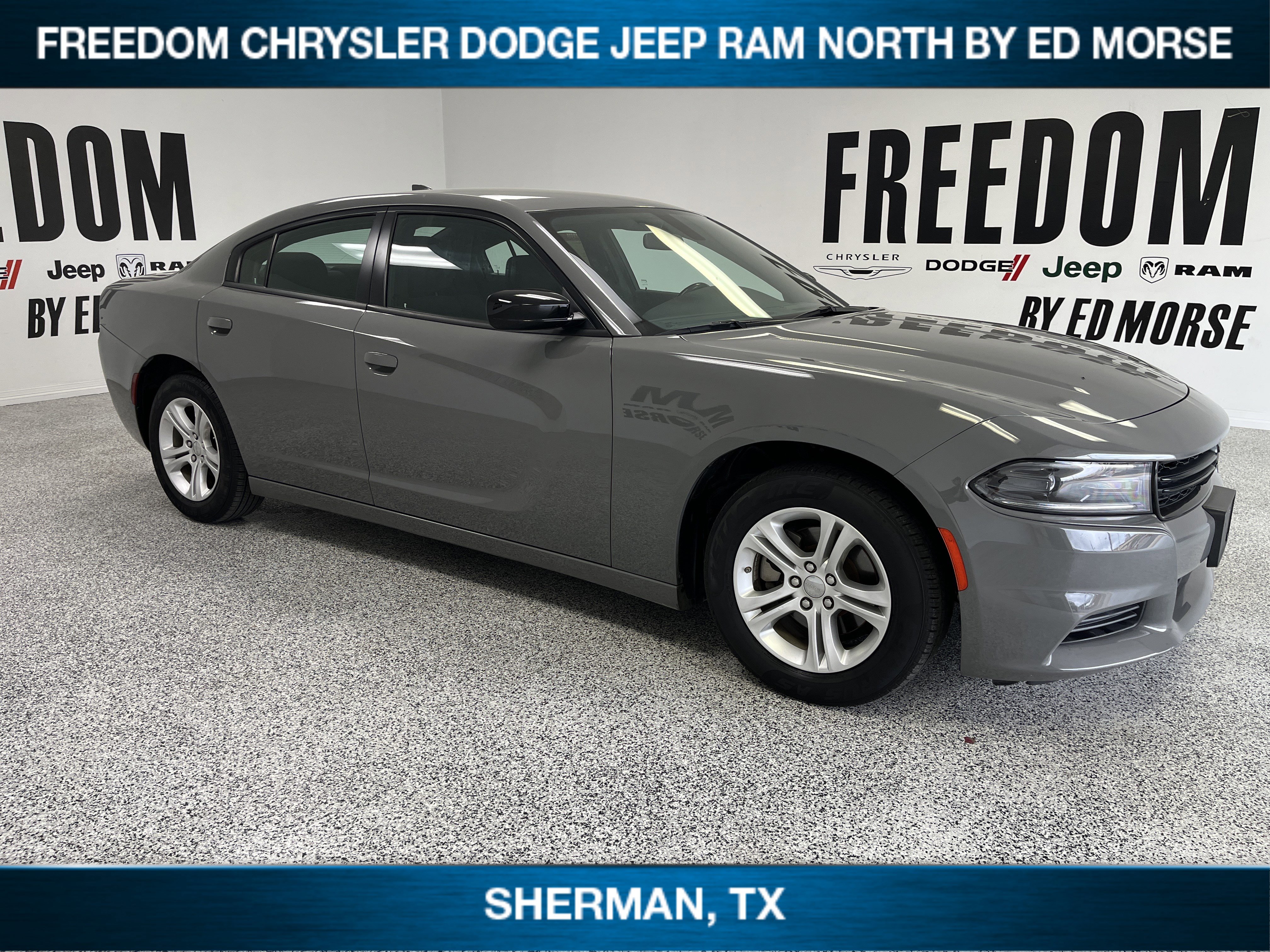 Used 2023 Dodge Charger SXT image 3