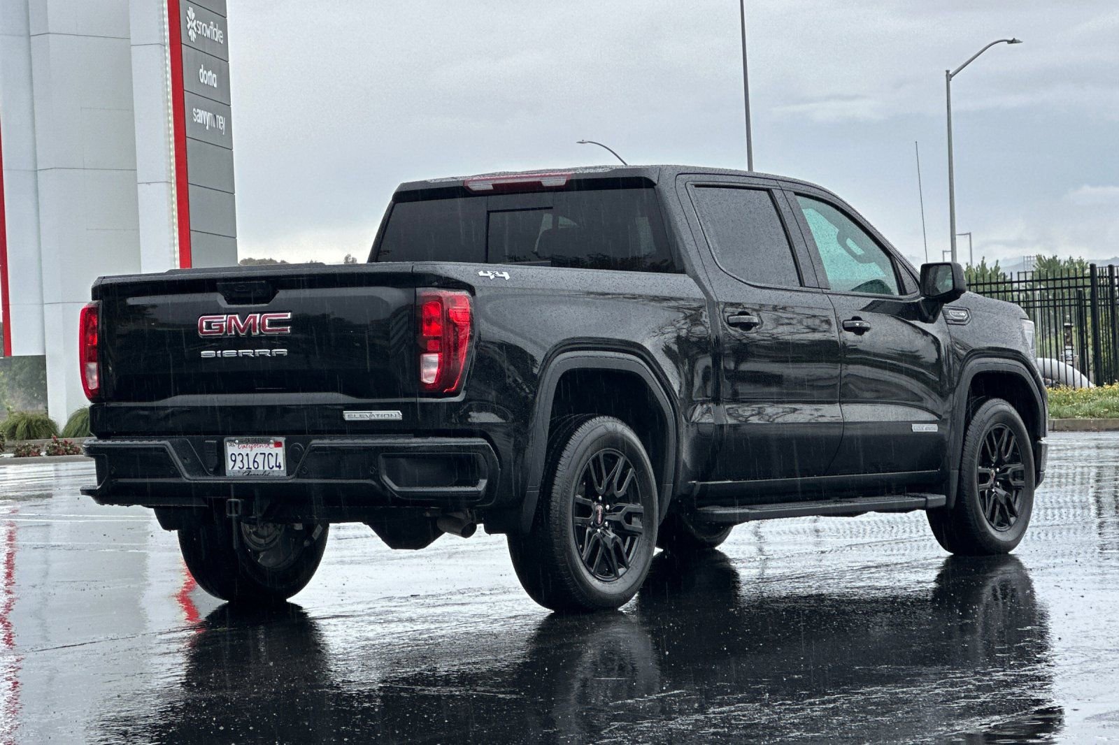 Used 2025 GMC Sierra 1500 Elevation w/ Elevation Premium Package image 4