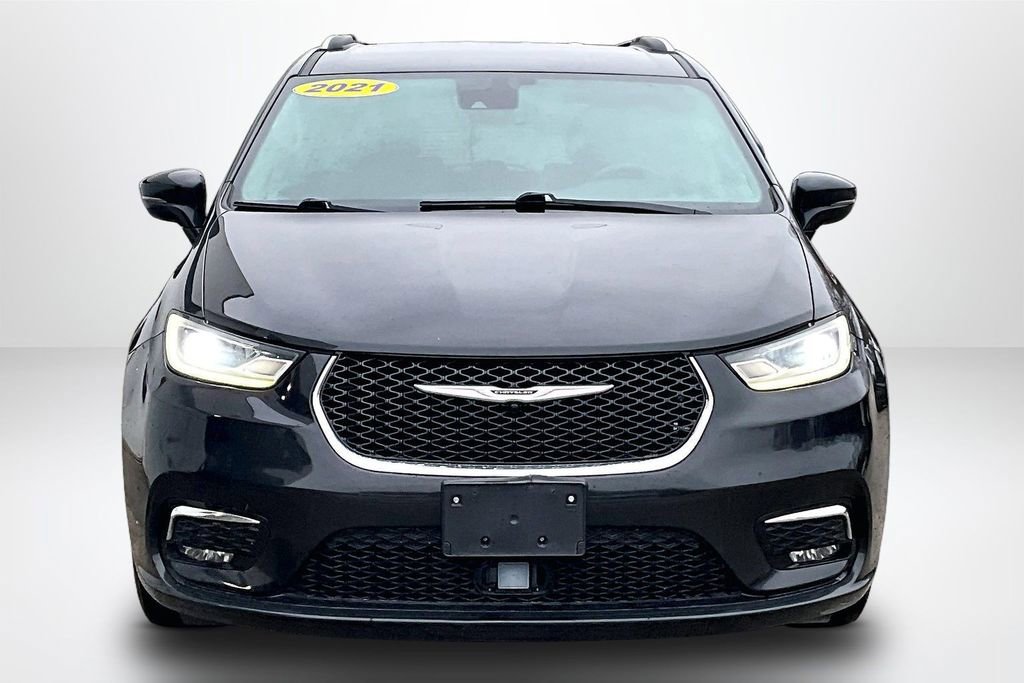 Used 2021 Chrysler Pacifica Touring-L image 2