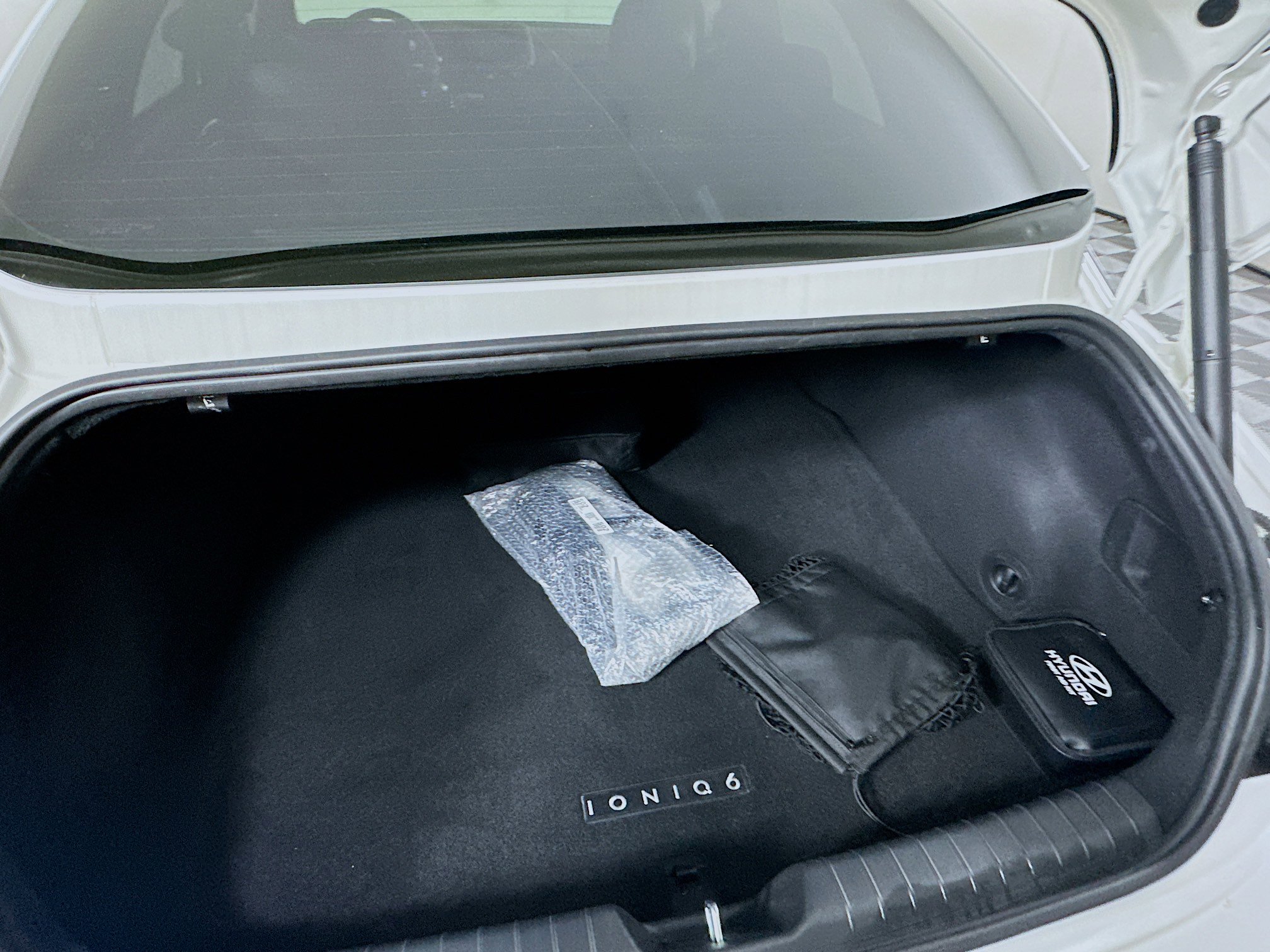 Used 2024 Hyundai Ioniq 6 SE image 28