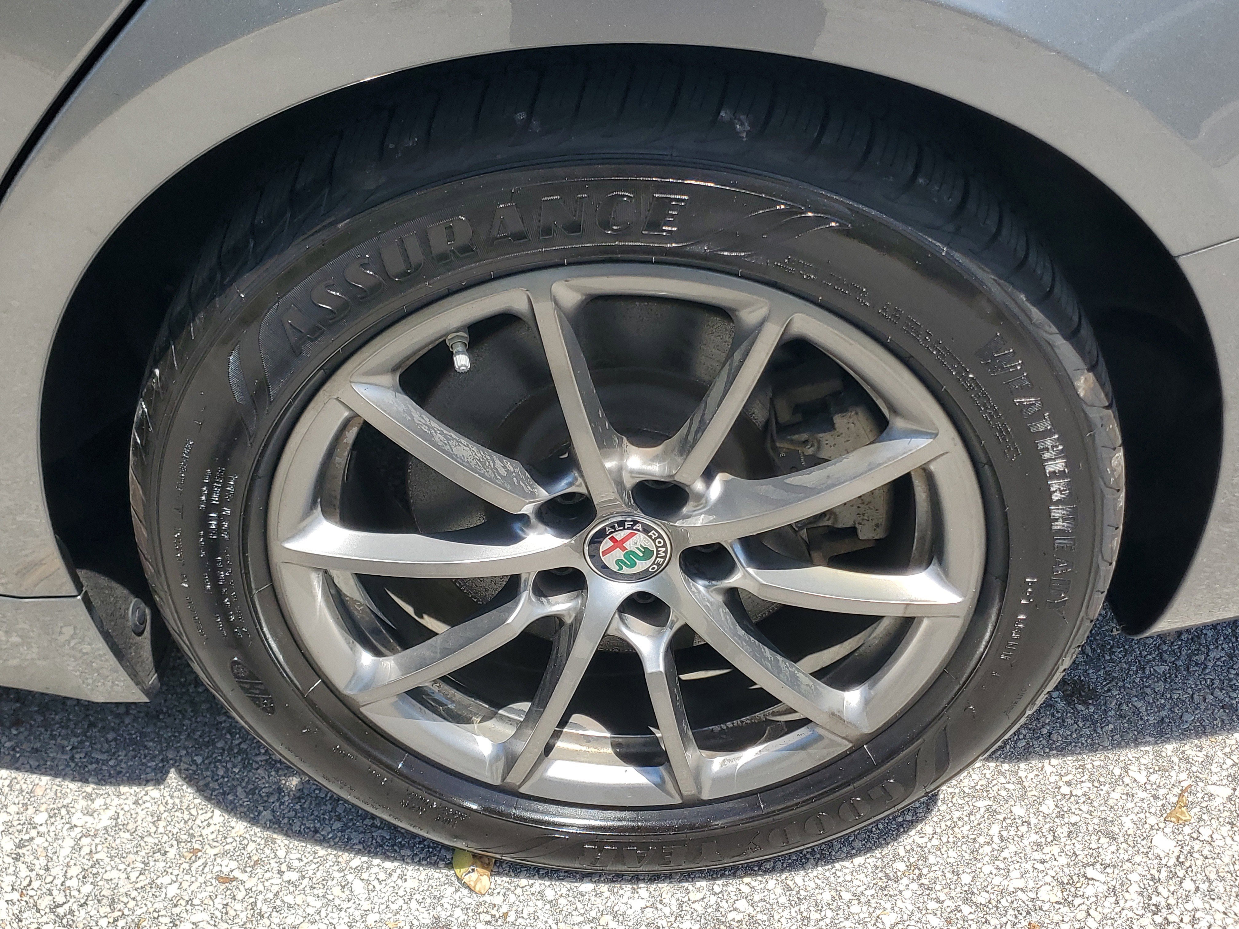 Used 2018 Alfa Romeo Giulia image 7