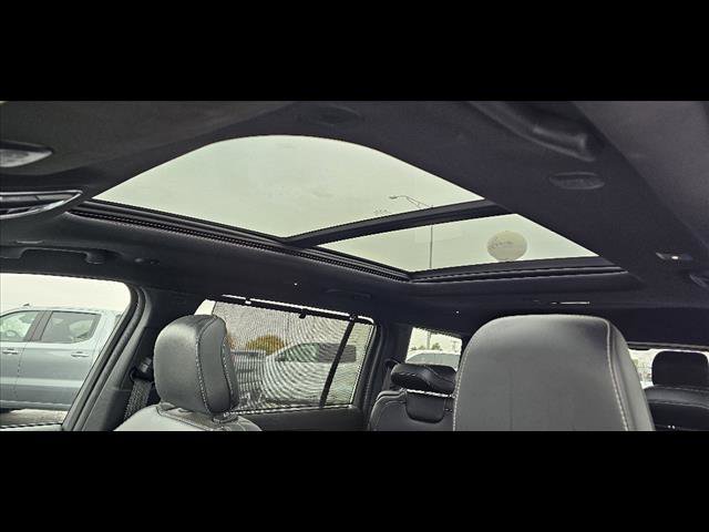 Used 2024 Jeep Grand Cherokee L Limited w/ Luxury Tech Group II image 15