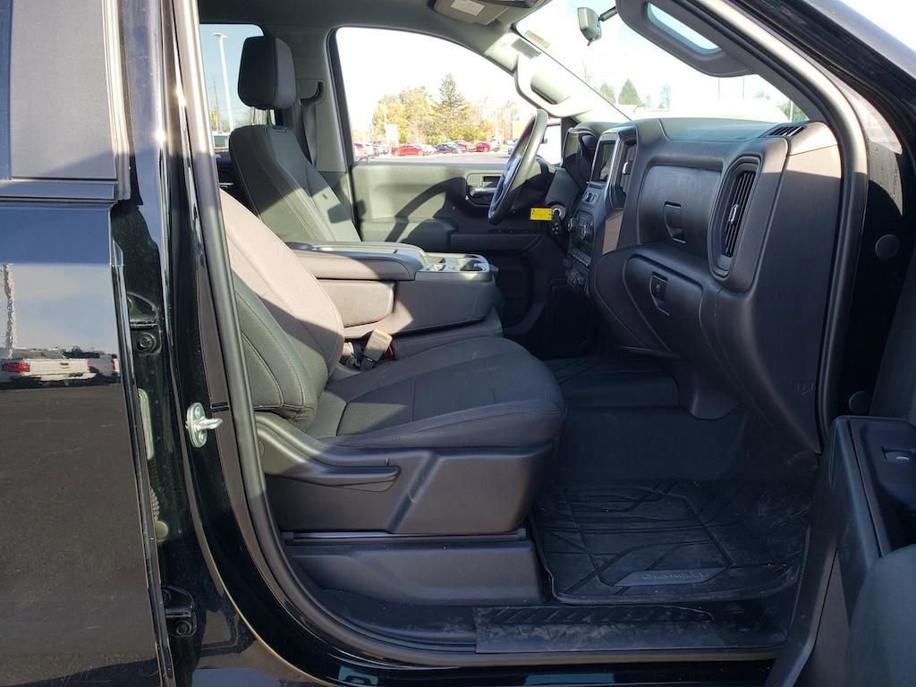 Used 2019 Chevrolet Silverado 1500 Custom w/ Custom Value Package image 17