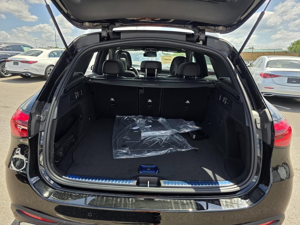 Certified 2026 Mercedes-Benz GLC 300 image 9
