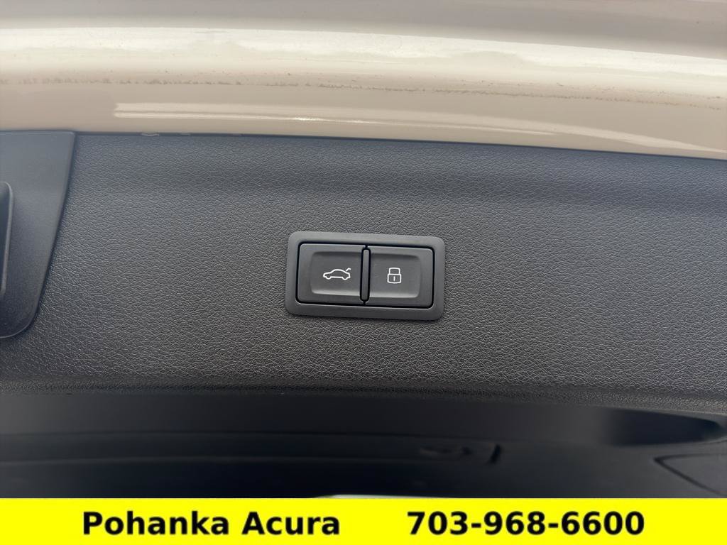 Used 2018 Audi Q3 2.0T Premium Plus w/ Premium Plus Package AWD/4WD image 27
