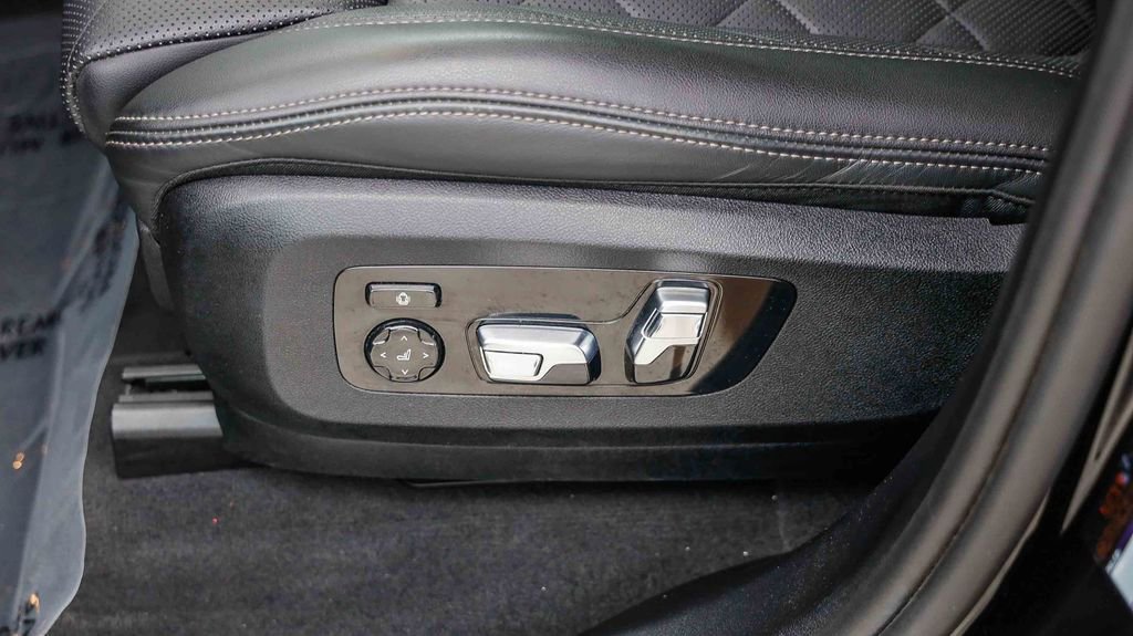 Used 2024 BMW X5 xDrive40i w/ Premium Package image 26