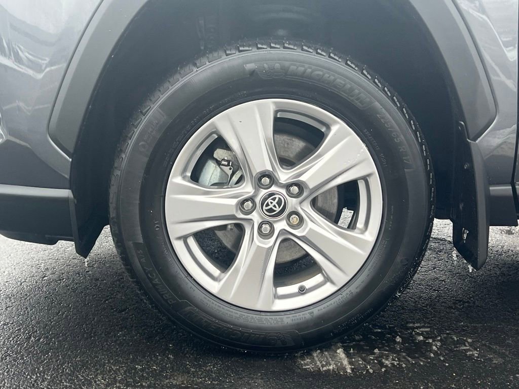 Used 2023 Toyota RAV4 XLE w/ Convenience Package image 12