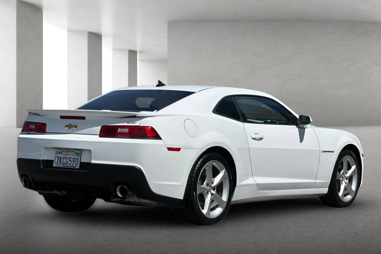 Used 2015 Chevrolet Camaro SS w/ Black Rally Stripe Package RWD image 8