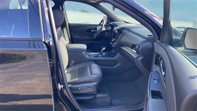 Used 2023 Chevrolet Traverse RS image 13