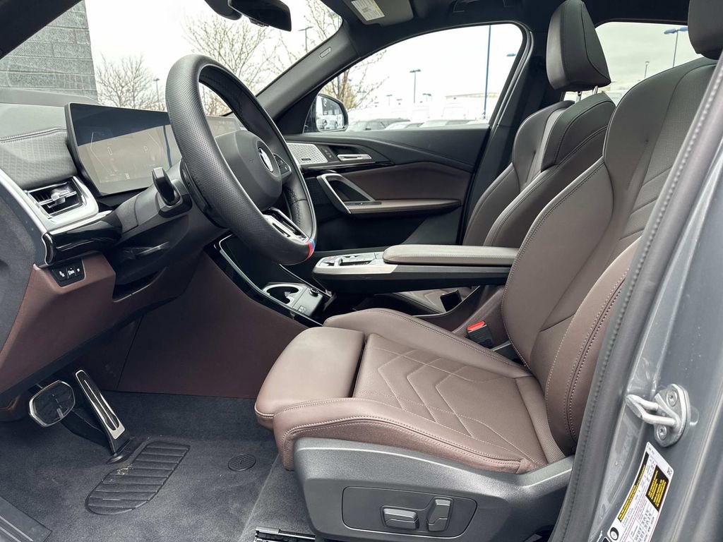 Used 2025 BMW X2 xDrive28i w/ Premium Package AWD/4WD image 18